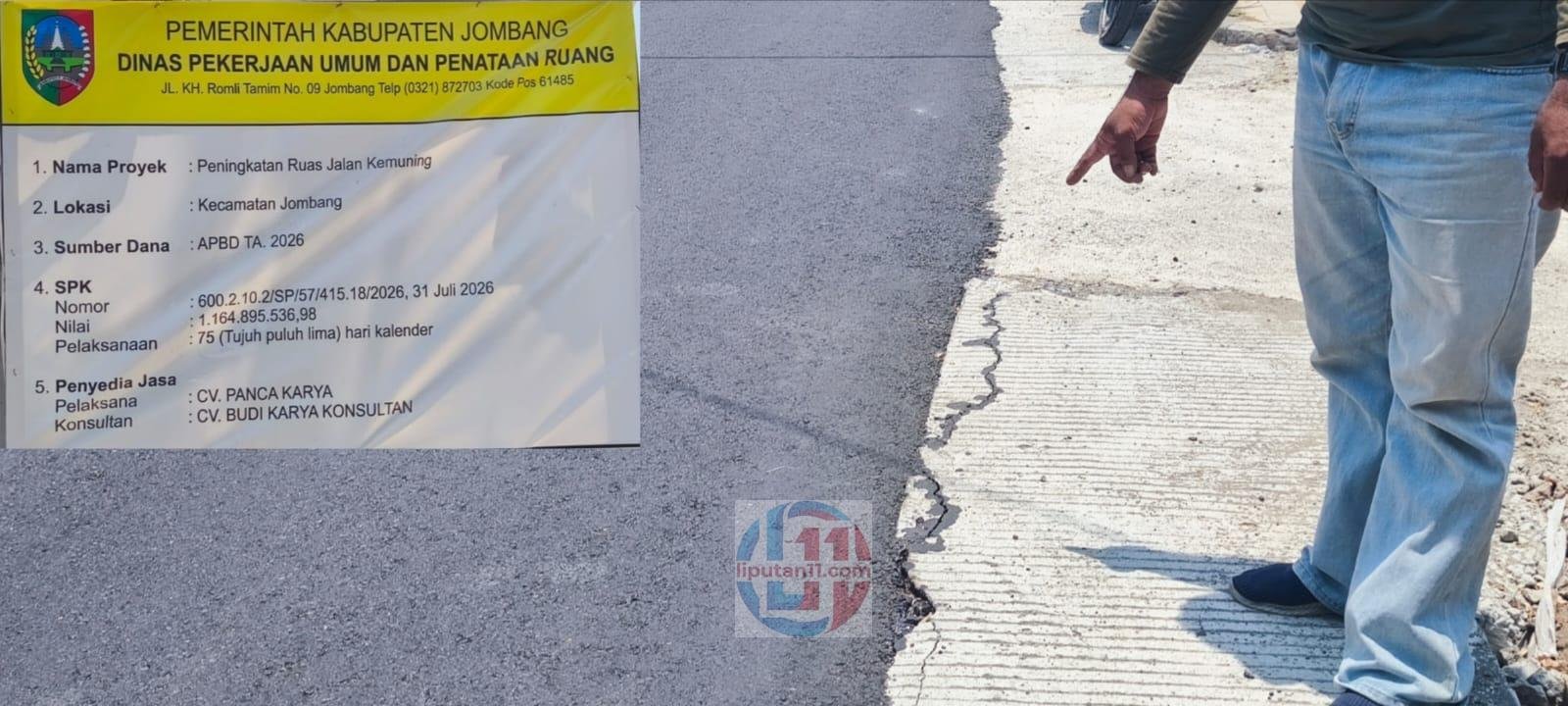 Baru Rampung, Aspal Jalan Kemuning Jombang Bergelombang, Rabat Beton Retak: Kualitas Proyek Rp1,16 Miliar Dipertanyakan 1 IMG 20261021 WA0013